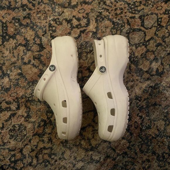 White crocs platform clog - Picture 3 of 3
